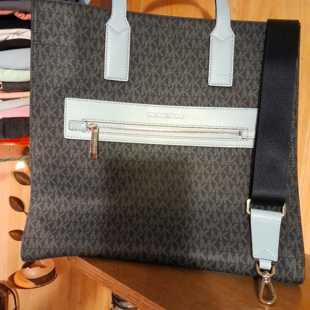 Michael kors tote